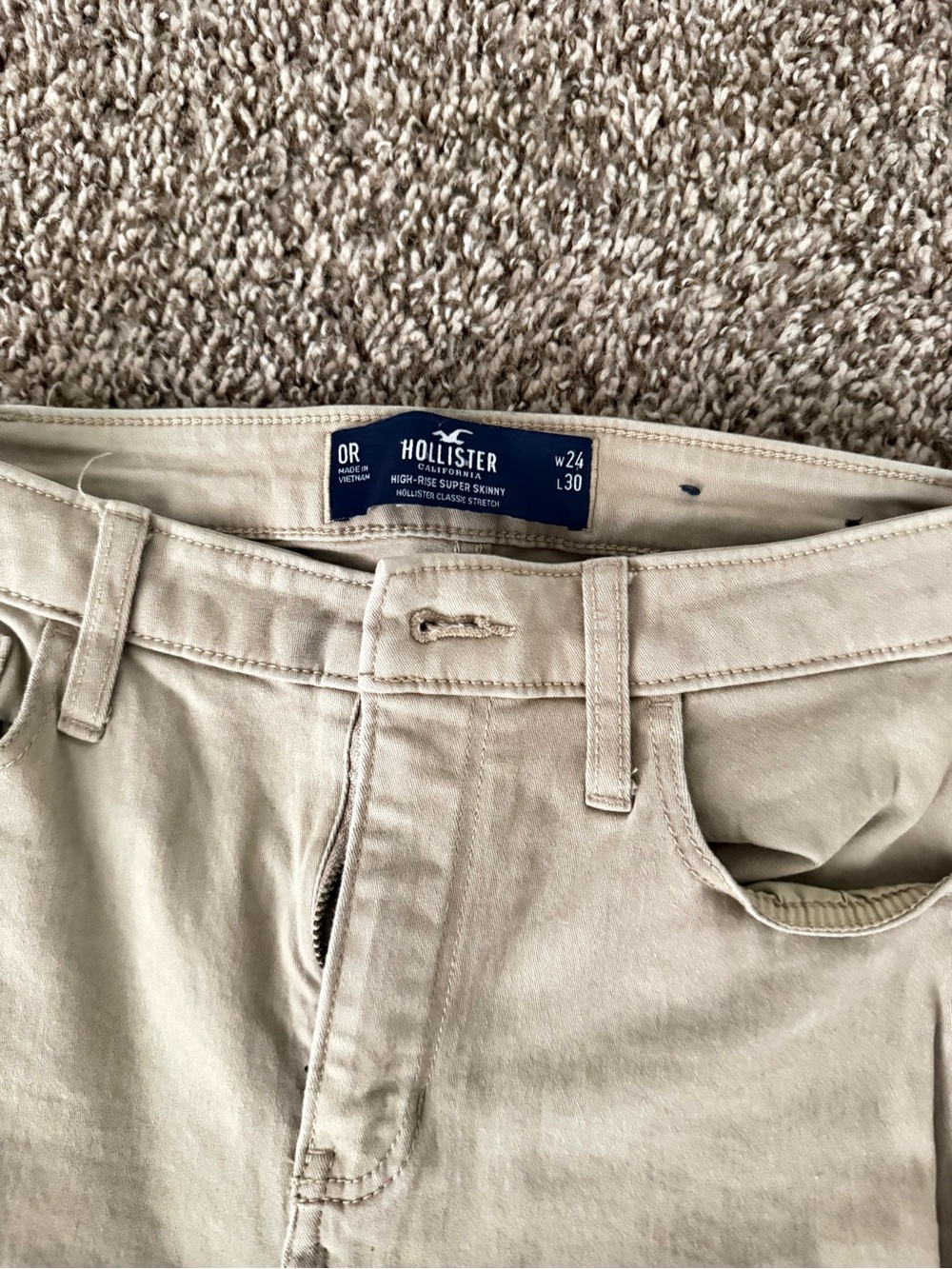 Hollister Men’s High-Rise Super Skinny Chinos — Light Beige